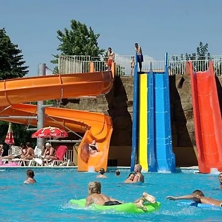 Iskar & Aquapark 호텔 3*