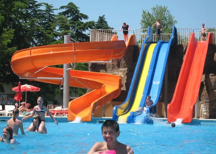 Хотел Iskar & Aquapark