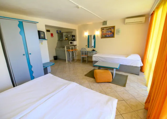 Iskar & Aquapark Хотел Слънчев бряг