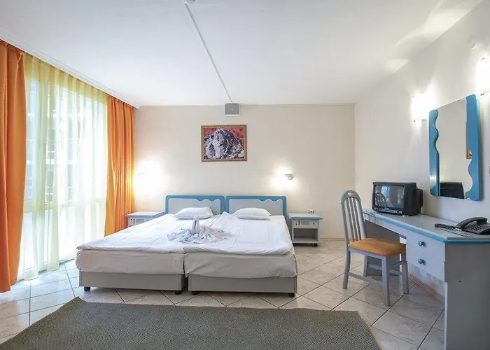 Iskar & Aquapark Хотел 3*