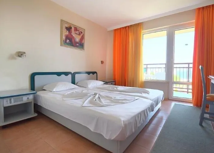 Iskar & Aquapark Хотел 3*